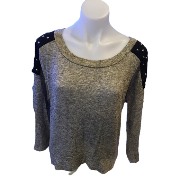 Jolie Sweaters - Jolie light Grey Black Shoulder Rockstuds Crew neck sweater